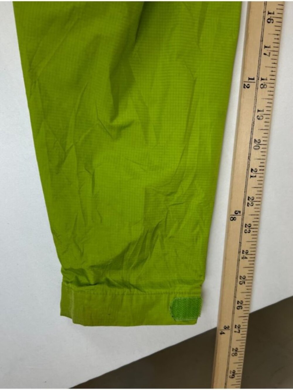 Patagonia Women L Torrentshell Waterproof Rain Jacket Lime Green Hooded H2No - Picture 9 of 9